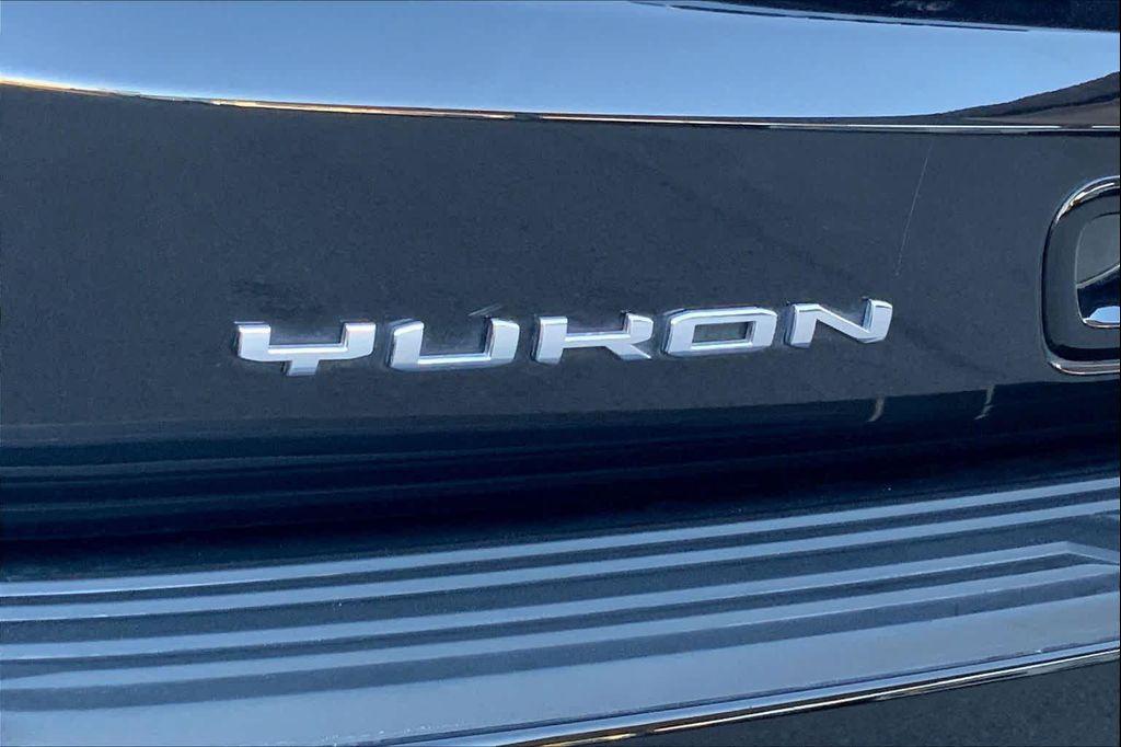 used 2022 GMC Yukon XL car, priced at $59,982