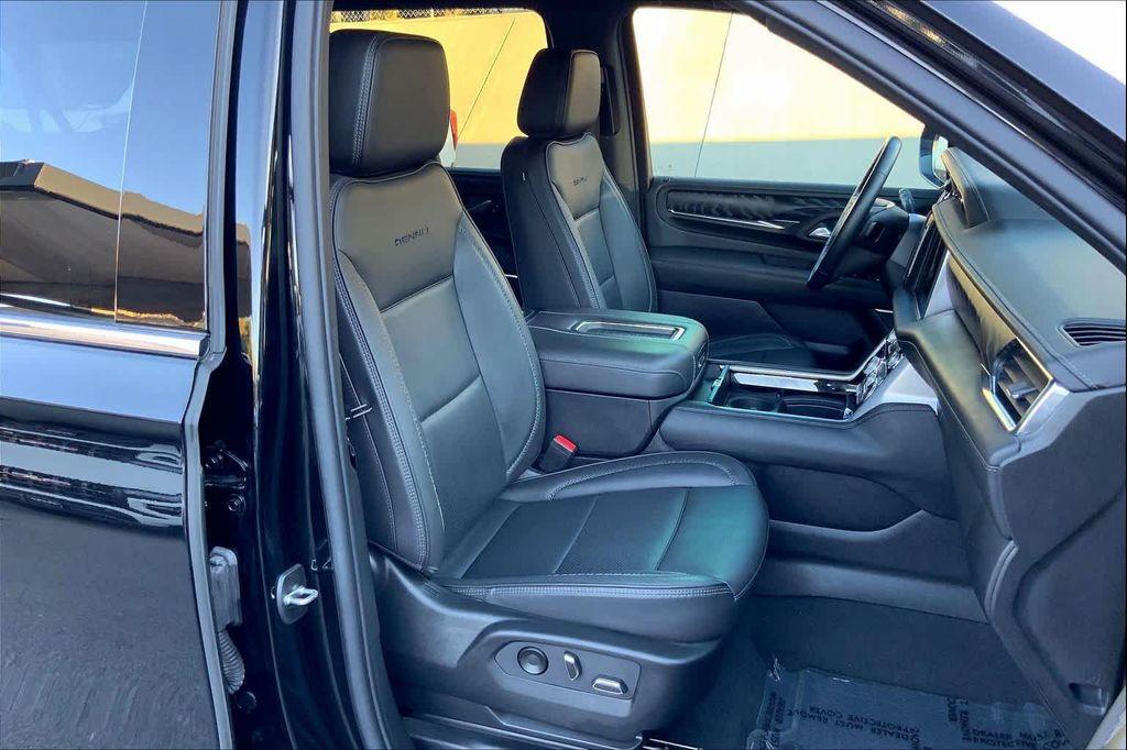 used 2022 GMC Yukon XL car, priced at $59,982