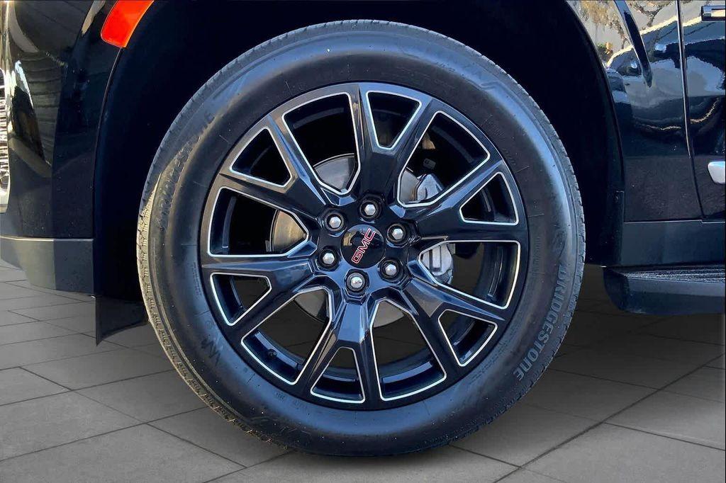 used 2024 GMC Yukon car, priced at $75,982