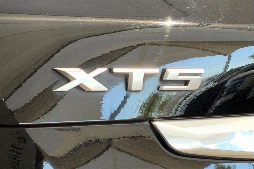used 2019 Cadillac XT5 car, priced at $27,586