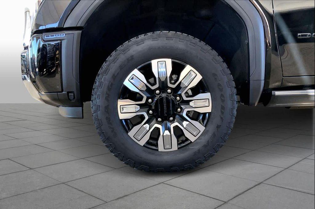 used 2024 GMC Sierra 2500 car, priced at $76,868