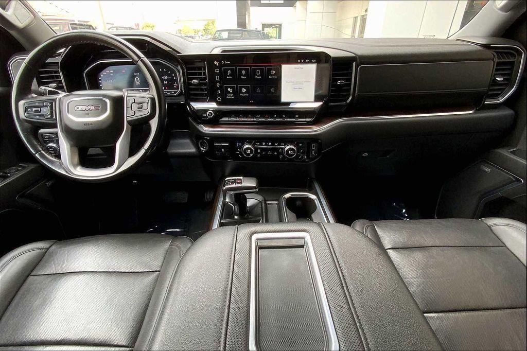 used 2022 GMC Sierra 1500 car, priced at $43,592