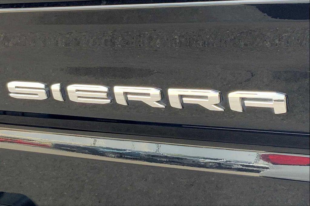 used 2022 GMC Sierra 1500 car, priced at $43,592