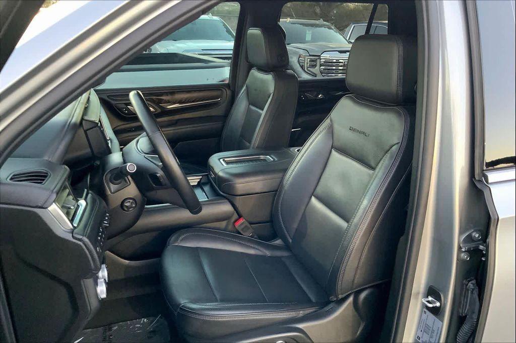 used 2024 GMC Yukon car, priced at $68,385