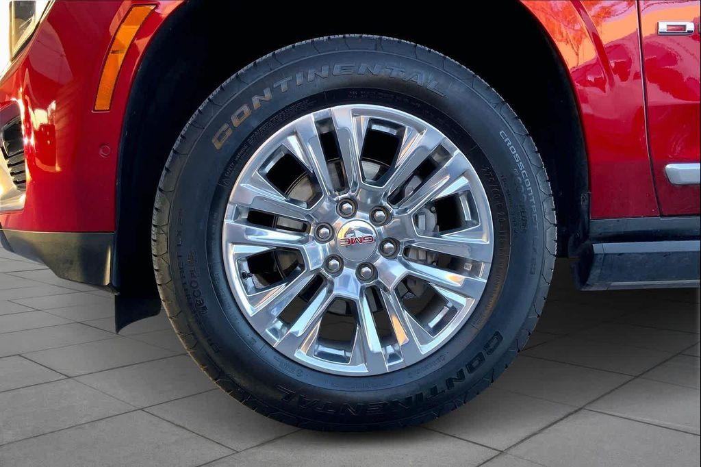 used 2025 GMC Yukon car, priced at $81,982