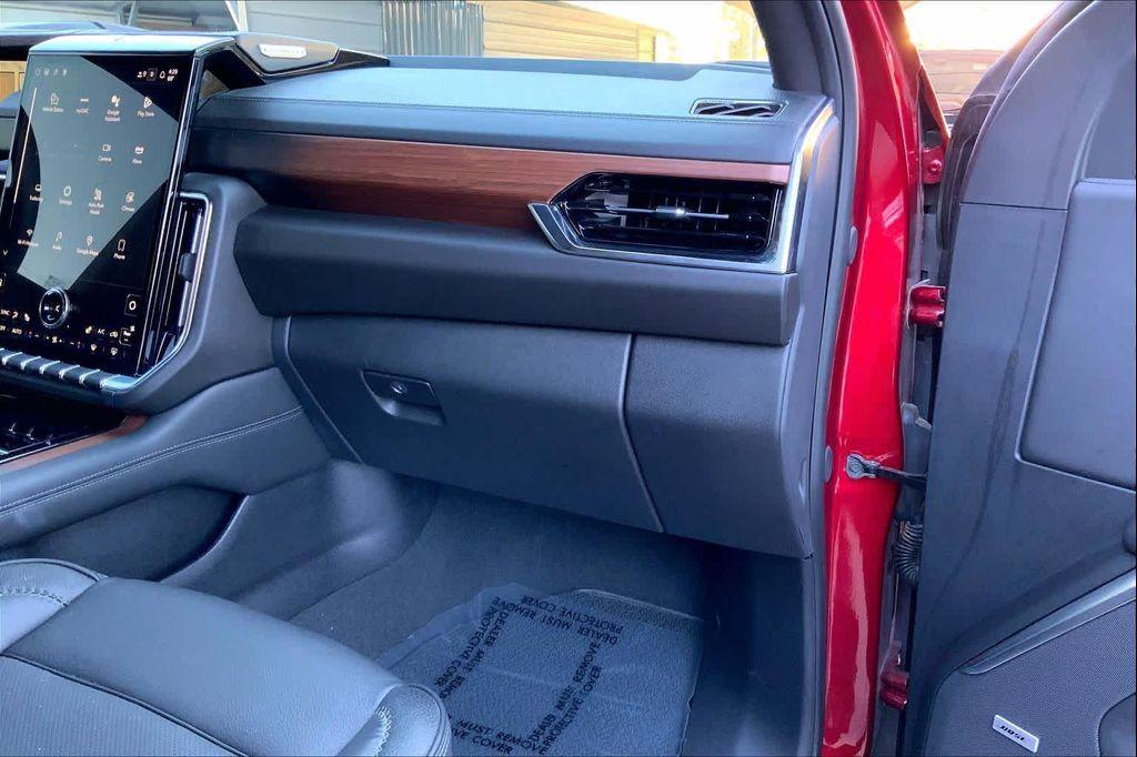 used 2025 GMC Yukon car, priced at $81,982