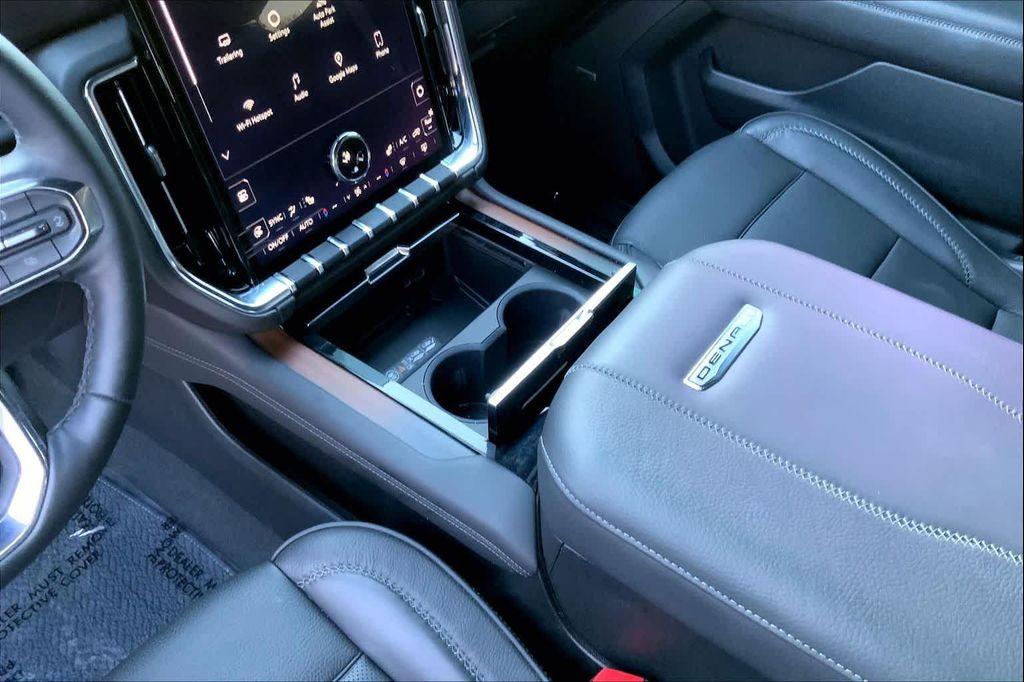 used 2025 GMC Yukon car, priced at $81,982