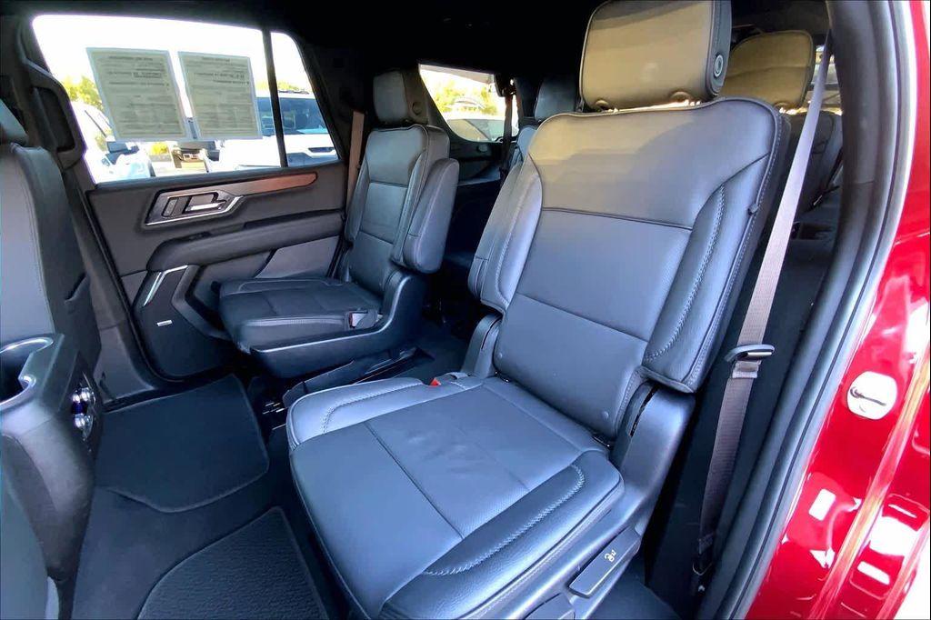 used 2025 GMC Yukon car, priced at $81,982