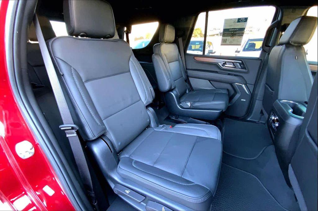 used 2025 GMC Yukon car, priced at $81,982