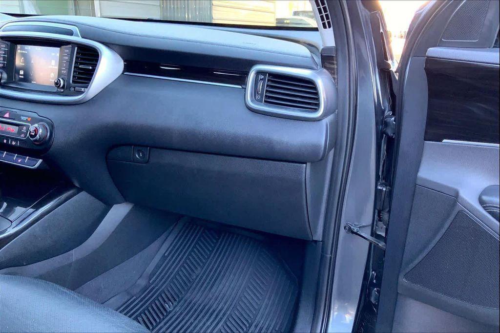 used 2020 Kia Sorento car, priced at $17,982