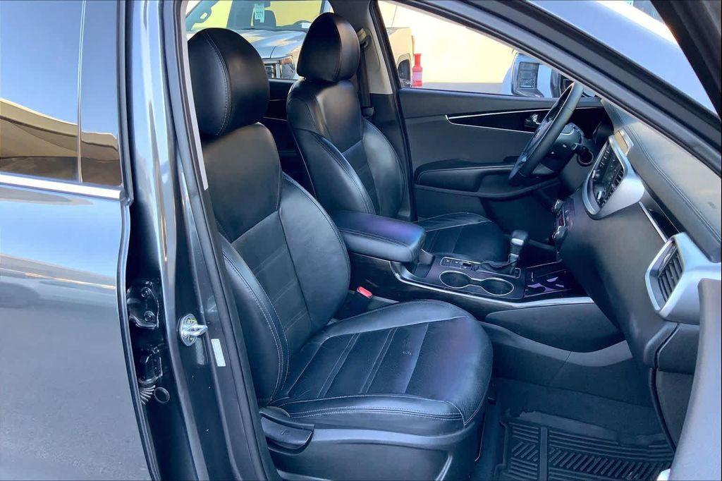 used 2020 Kia Sorento car, priced at $17,982