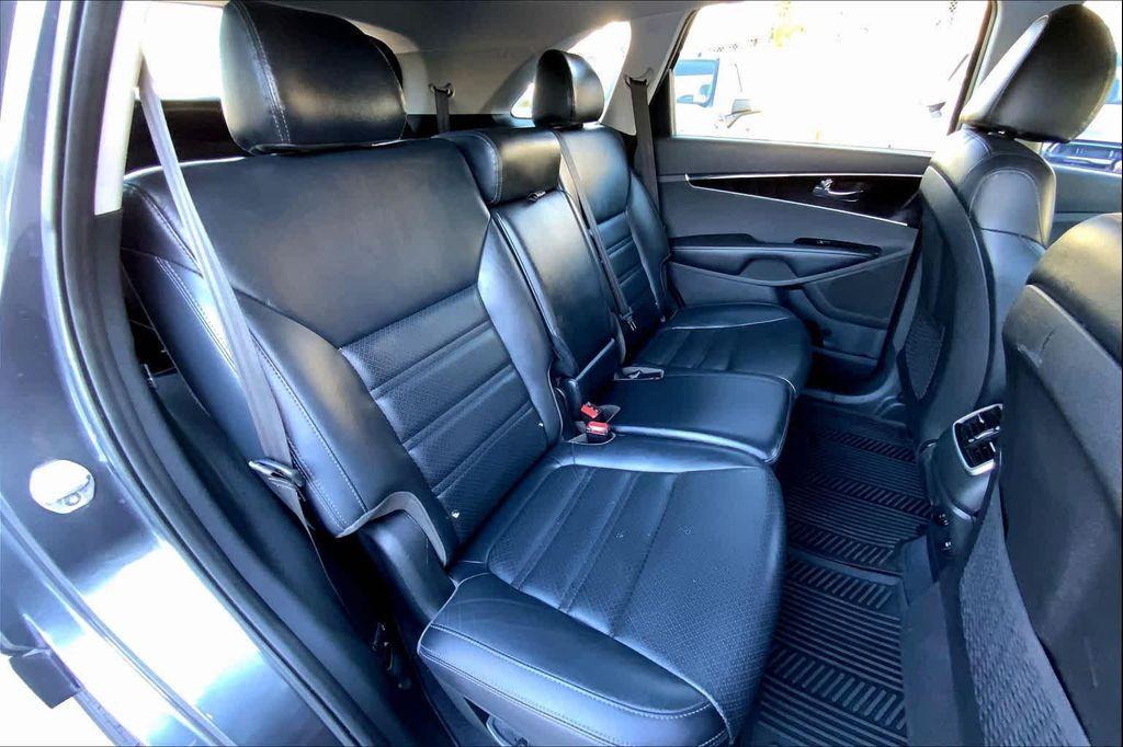 used 2020 Kia Sorento car, priced at $17,982