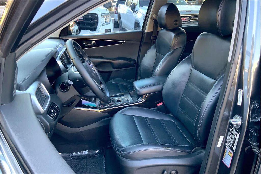 used 2020 Kia Sorento car, priced at $17,982