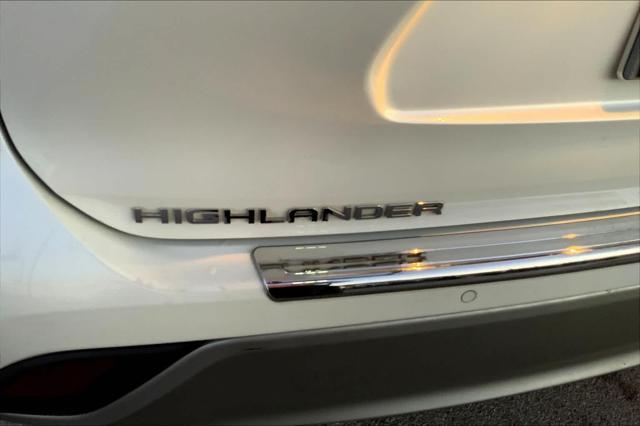 used 2021 Toyota Highlander Hybrid car, priced at $34,792