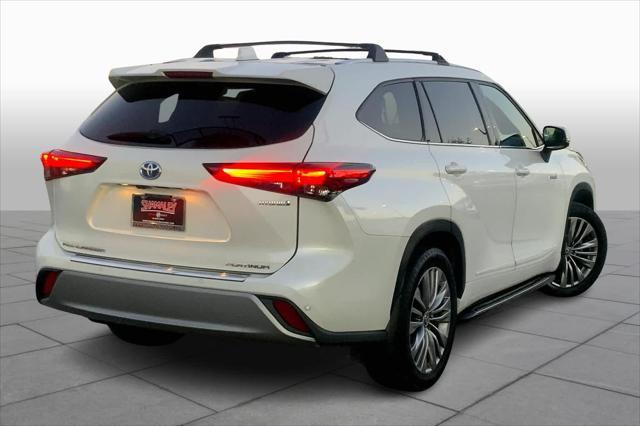 used 2021 Toyota Highlander Hybrid car, priced at $34,792