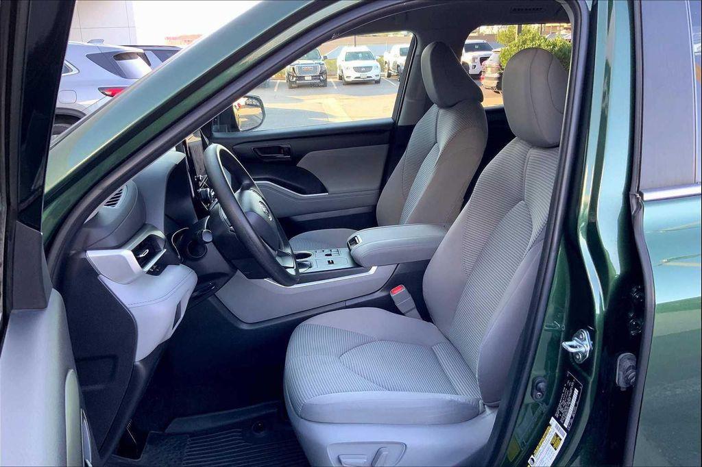 used 2023 Toyota Highlander car, priced at $34,982