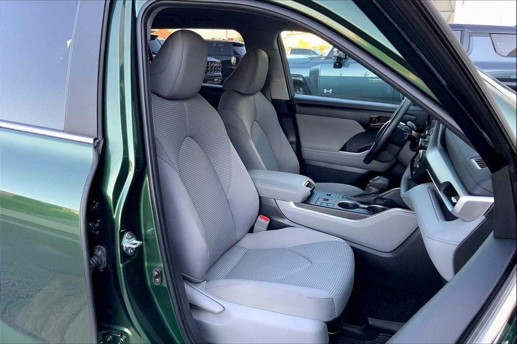 used 2023 Toyota Highlander car, priced at $34,982