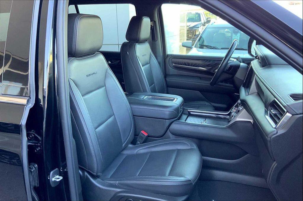 used 2022 GMC Yukon car, priced at $61,982