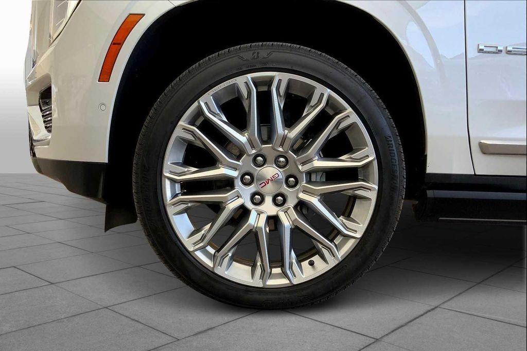 used 2025 GMC Yukon XL car, priced at $95,982