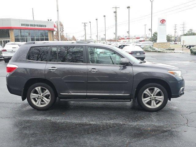 used 2013 Toyota Highlander car, priced at $15,900