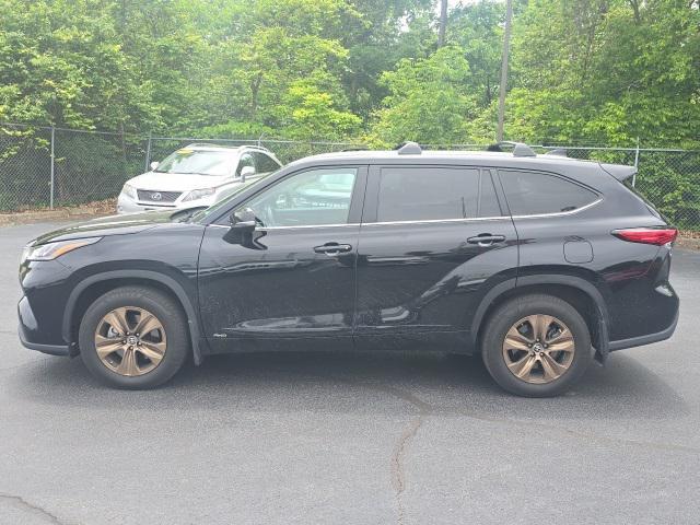 used 2023 Toyota Highlander Hybrid car, priced at $42,900