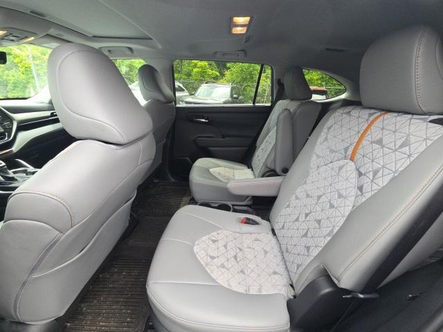 used 2023 Toyota Highlander Hybrid car, priced at $42,900
