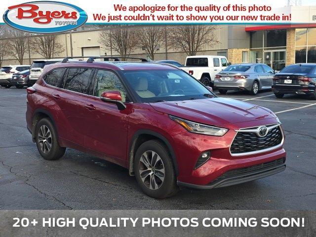 used 2022 Toyota Highlander car, priced at $33,500