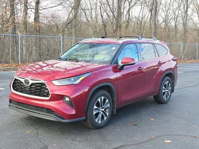 used 2022 Toyota Highlander car, priced at $33,500