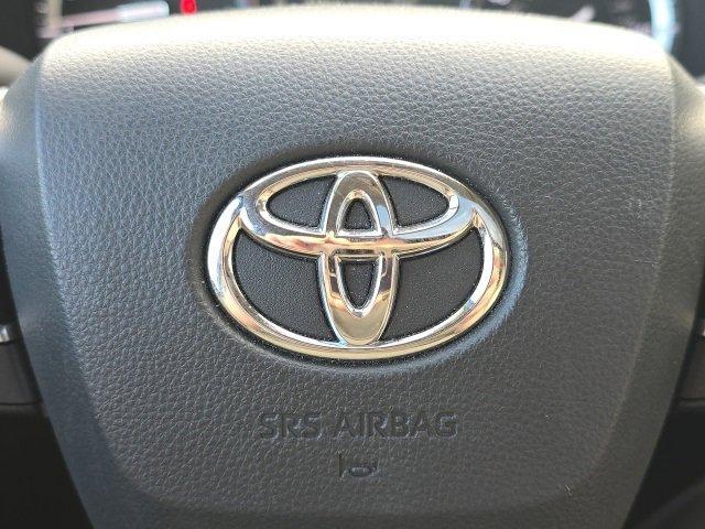 used 2022 Toyota Highlander car, priced at $33,500