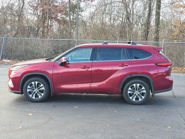 used 2022 Toyota Highlander car, priced at $33,500