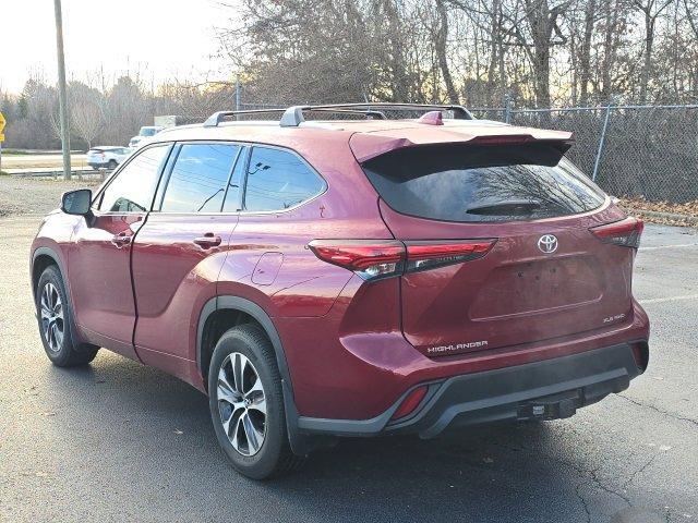 used 2022 Toyota Highlander car, priced at $33,500