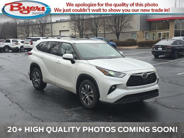 used 2022 Toyota Highlander car, priced at $30,900