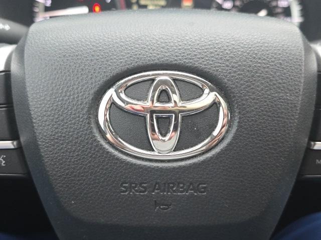 used 2022 Toyota Highlander car, priced at $30,900