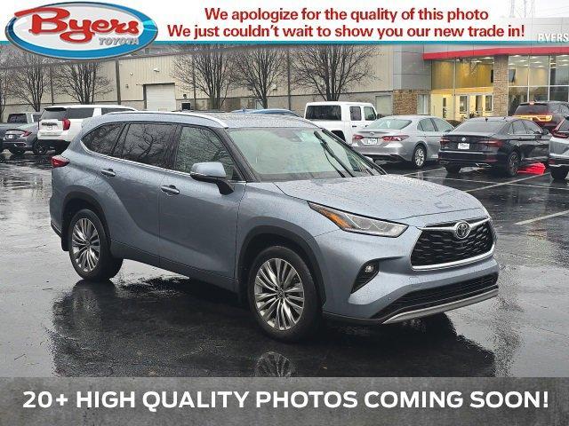 used 2022 Toyota Highlander car, priced at $40,600