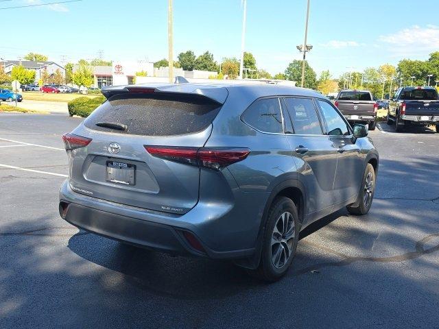 used 2022 Toyota Highlander car, priced at $33,500