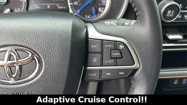 used 2022 Toyota Highlander Hybrid car, priced at $40,900
