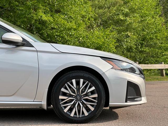used 2023 Nissan Altima car, priced at $22,300