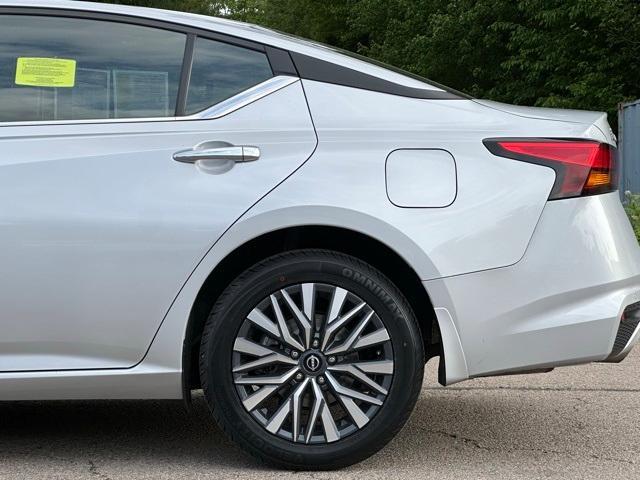used 2023 Nissan Altima car, priced at $22,300