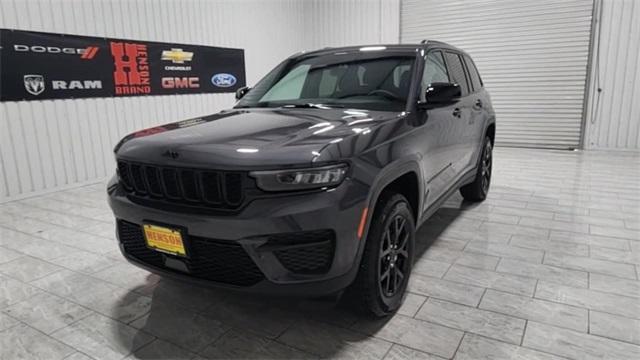 new 2025 Jeep Grand Cherokee car, priced at $38,358