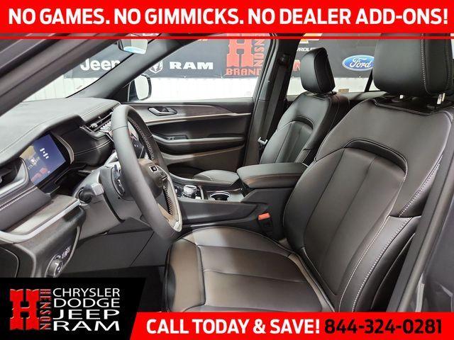 new 2025 Jeep Grand Cherokee car, priced at $45,662