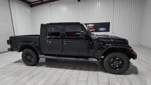 new 2025 Jeep Gladiator car, priced at $43,651