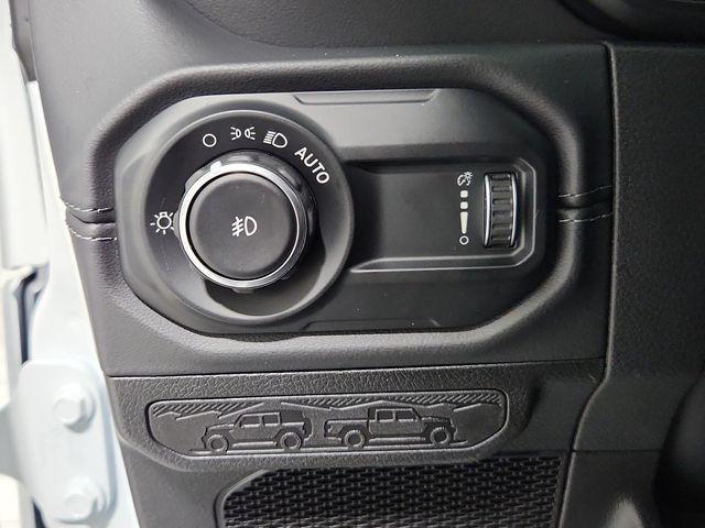 new 2025 Jeep Wrangler car, priced at $48,580