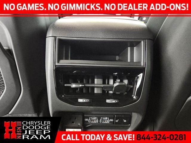 new 2025 Jeep Grand Cherokee car, priced at $43,962