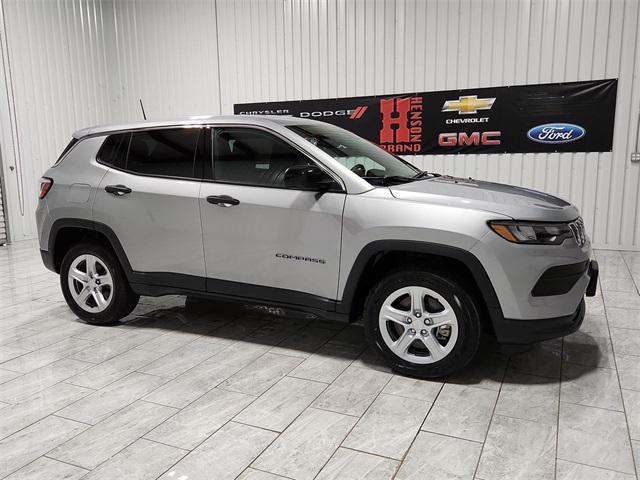 new 2024 Jeep Compass car, priced at $29,900