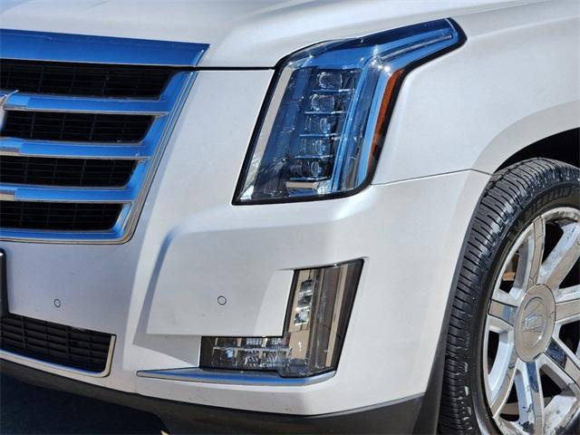 used 2016 Cadillac Escalade ESV car, priced at $25,499