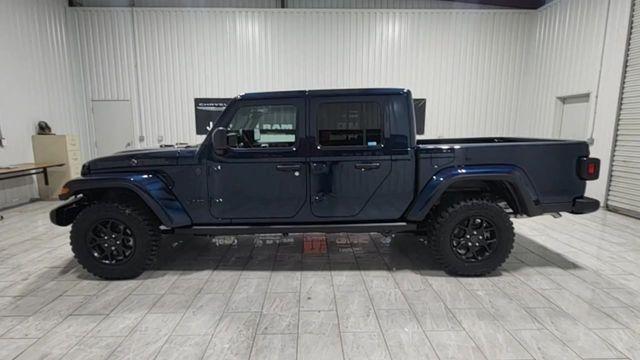 new 2025 Jeep Gladiator car, priced at $38,776