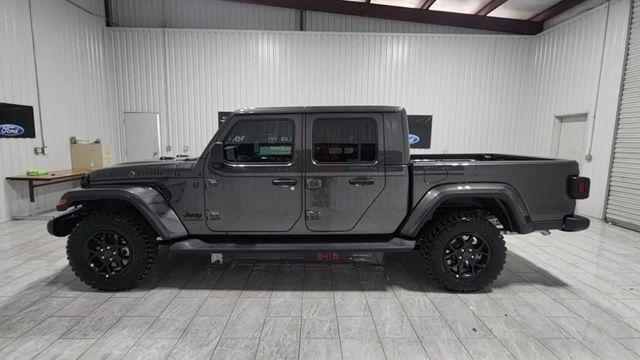 new 2025 Jeep Gladiator car, priced at $43,651