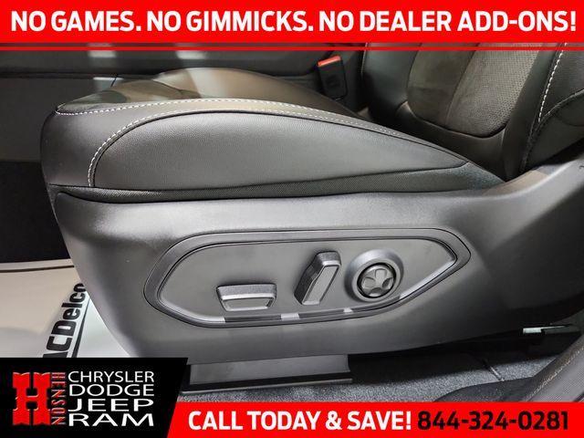new 2025 Jeep Grand Cherokee L car, priced at $39,199