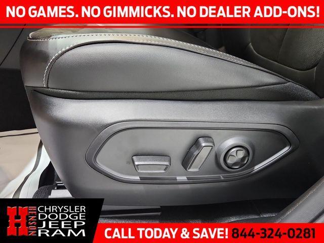 new 2025 Jeep Grand Cherokee car, priced at $40,703