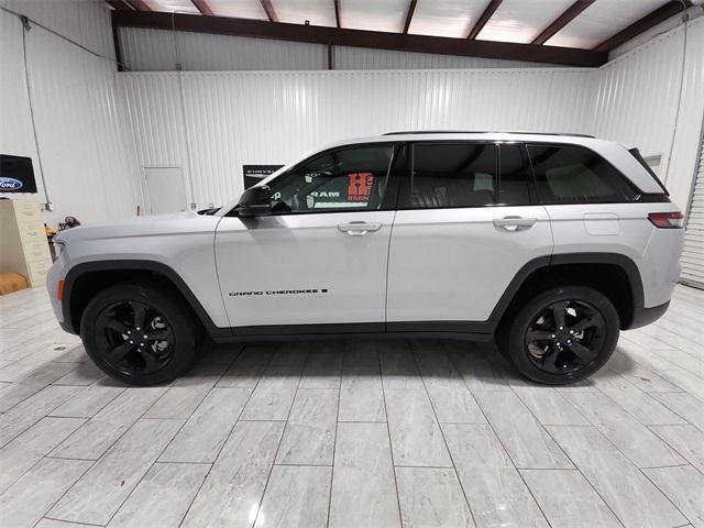 new 2024 Jeep Grand Cherokee car, priced at $47,205